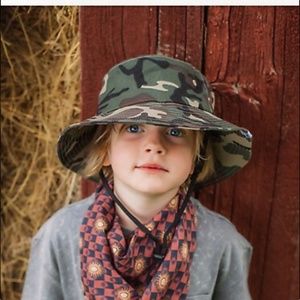 Headster Camo bucket hat